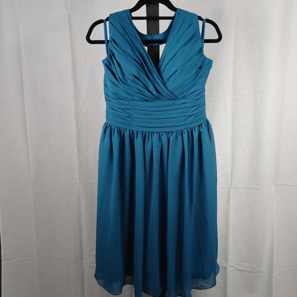 Beautiful Teal Dress. No size.          F04 - Picture 2 of 4